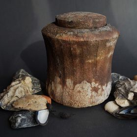 Dorte Visby keramik - unika muffelbrændt lågkrukke 'Loenstrup Klint'