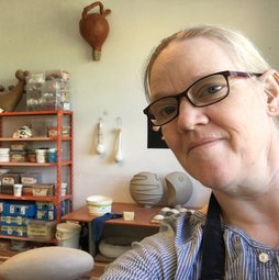 Galleri Visby Vinterudstilling 2021 - keramiker Christine Urfe Bendt