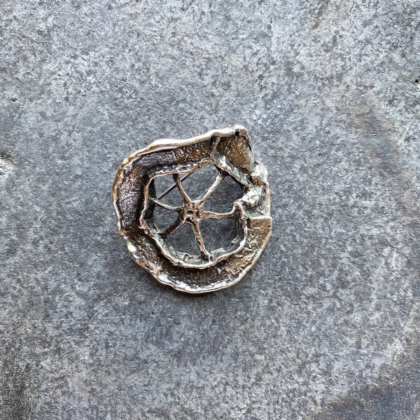 Broche