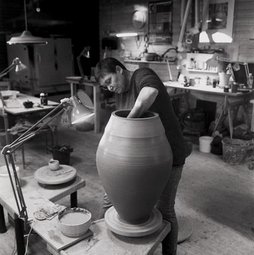 Galleri Visby - sommerudstilling 2023 - keramiker Bente Brosbøl Hanse