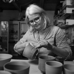 Galleri Visby Sommerudstilling 2021 - keramiker Helle Bovbjerg